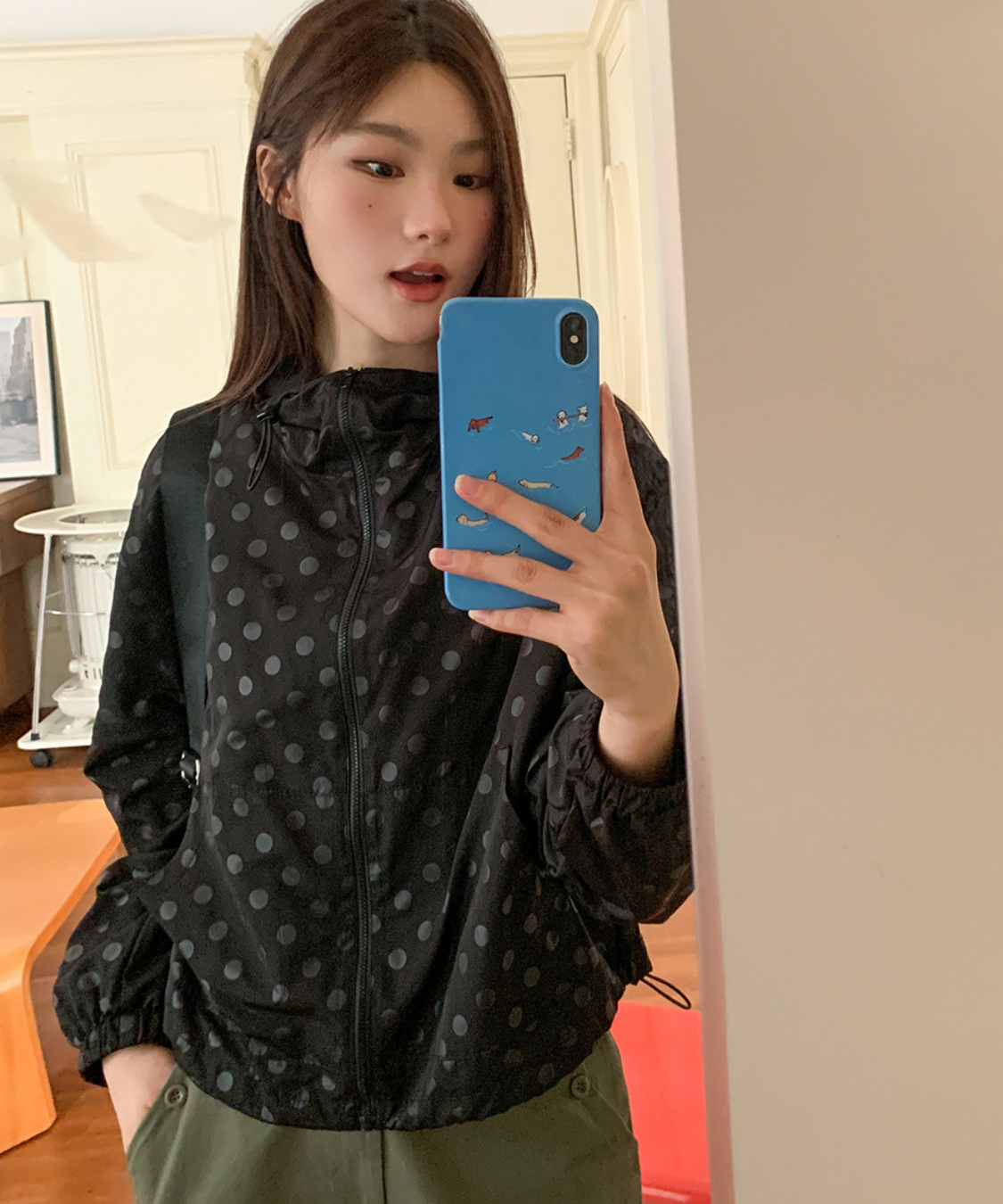 INGEBORG・ネイビーとホワイトのドット柄フード付きジャンパー INGEBORG・ネイビーとホワイトのドット柄フード付きジャンパー