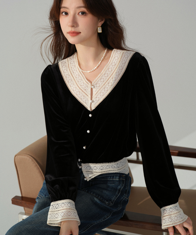 パールボタンレースネックラインベロアブラウス