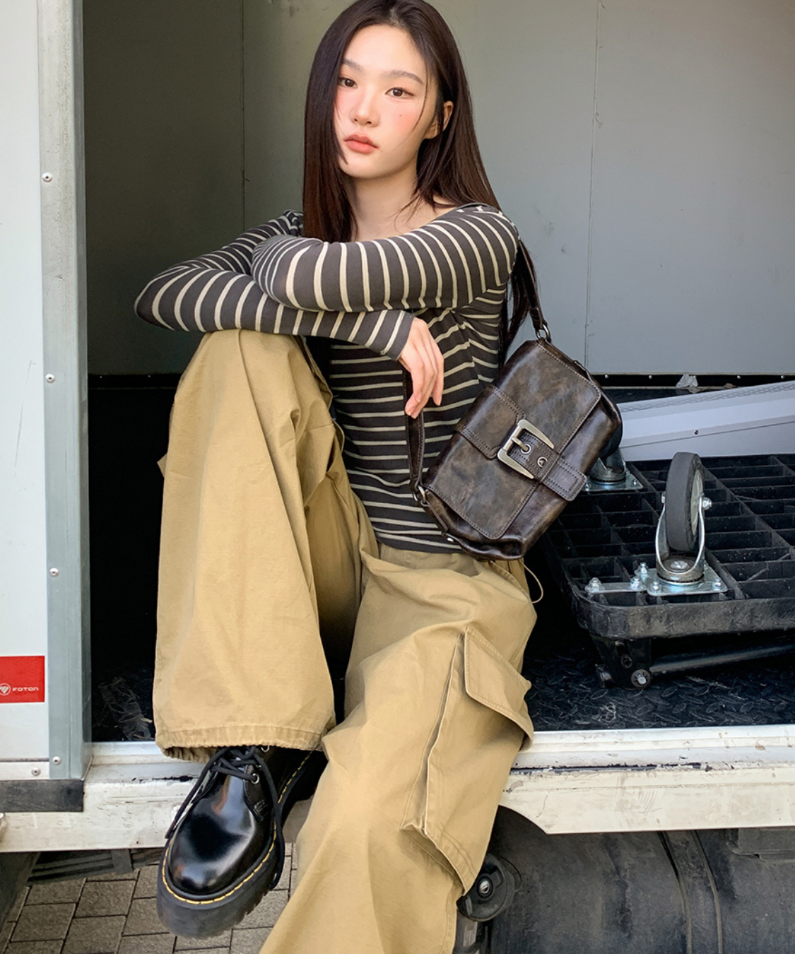 ドローコード付きワイドカーゴパンツ