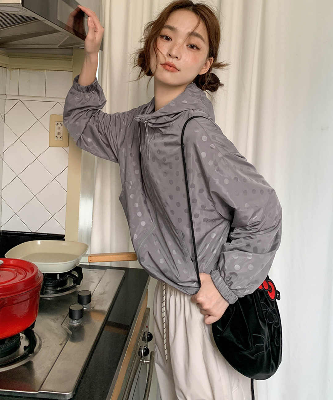 INGEBORG・ネイビーとホワイトのドット柄フード付きジャンパー INGEBORG・ネイビーとホワイトのドット柄フード付きジャンパー