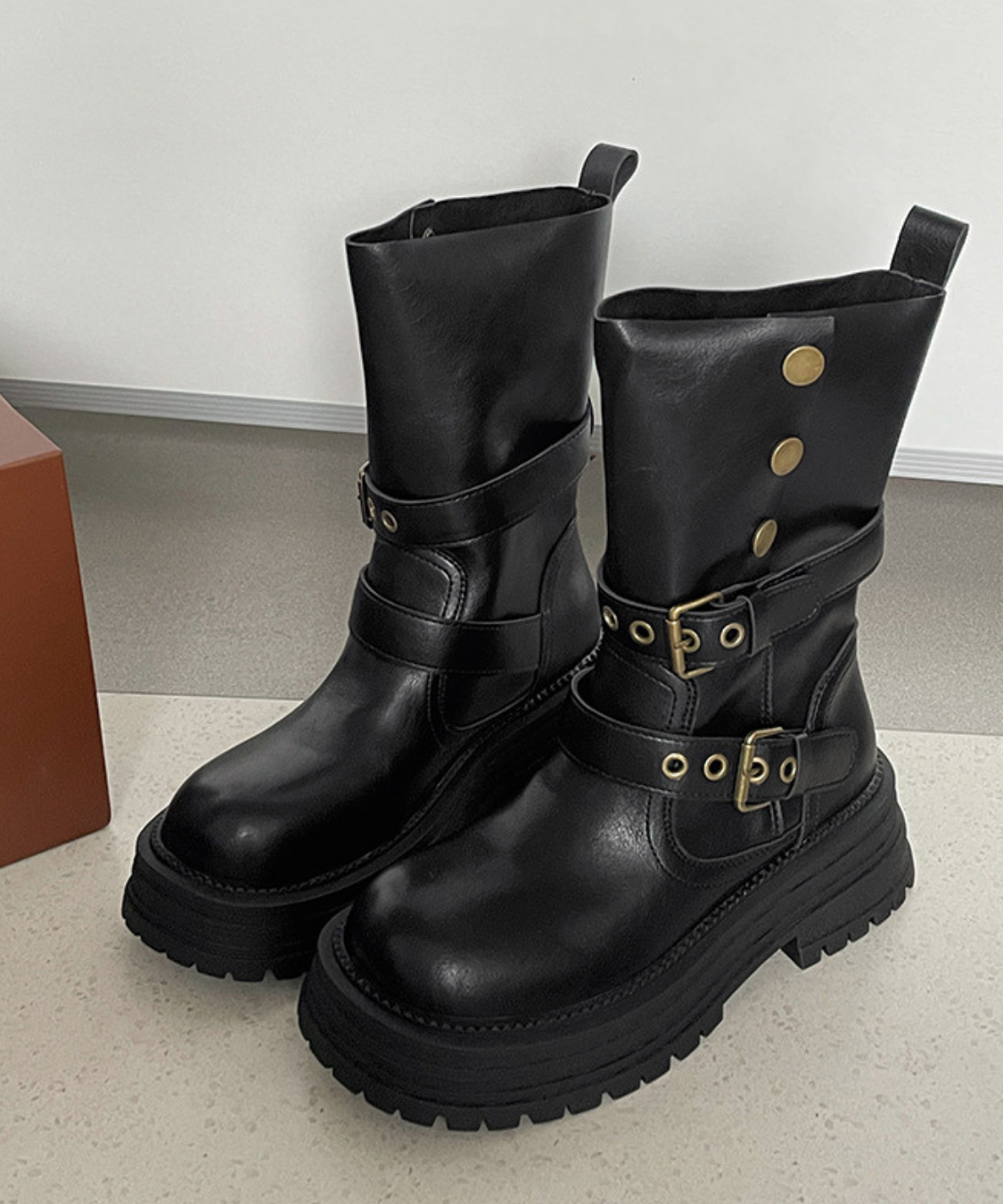 ダブルベルト厚底ミドルブーツ