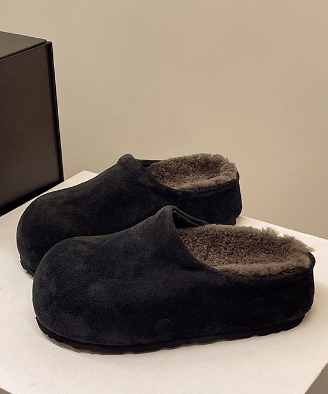 ふわもこ厚底スエード調スリッポン