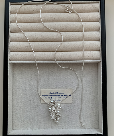 シルバーボールモチーフロングネックレス