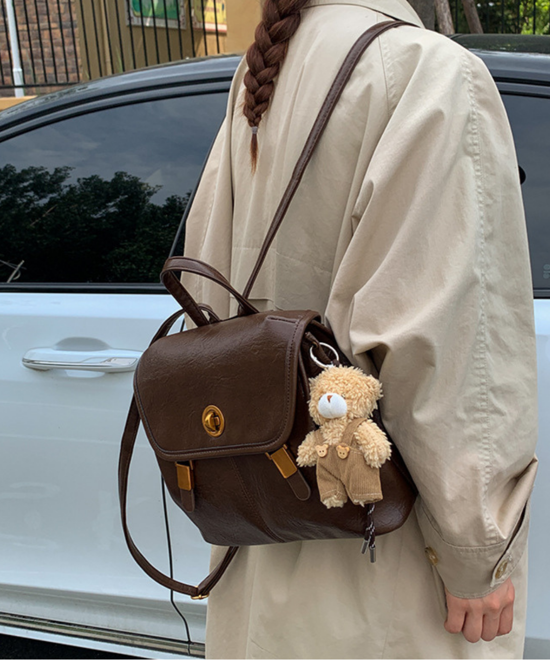 フェイクレザー ターンロックフラップリュック