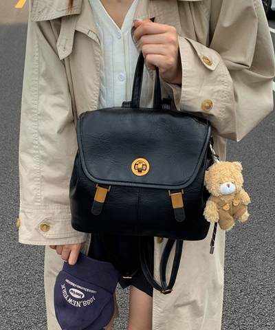 フェイクレザー ターンロックフラップリュック