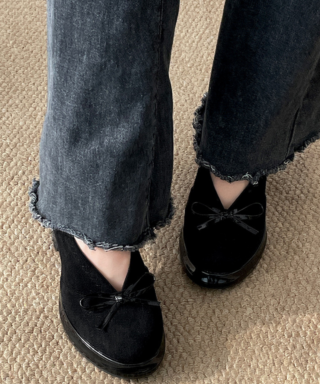 ラウンドトゥVカットパンプス