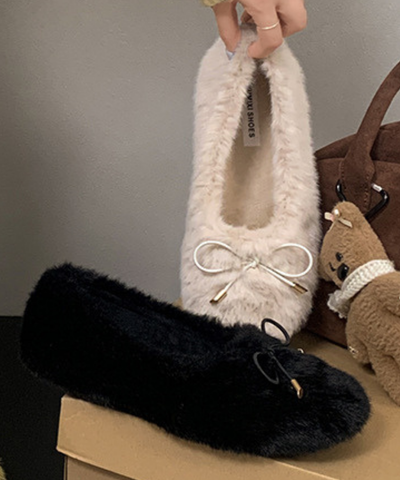 リボン付きフェイクファーバレエシューズ