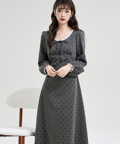 ラウンドネックレース付きドット柄リボンワンピース