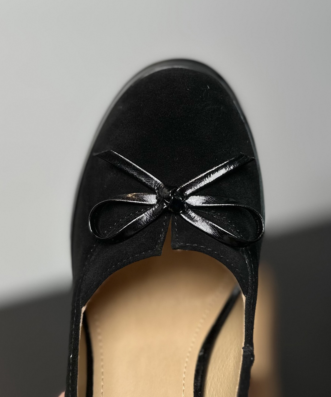 ラウンドトゥリボンパンプス