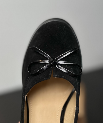 ラウンドトゥリボンパンプス