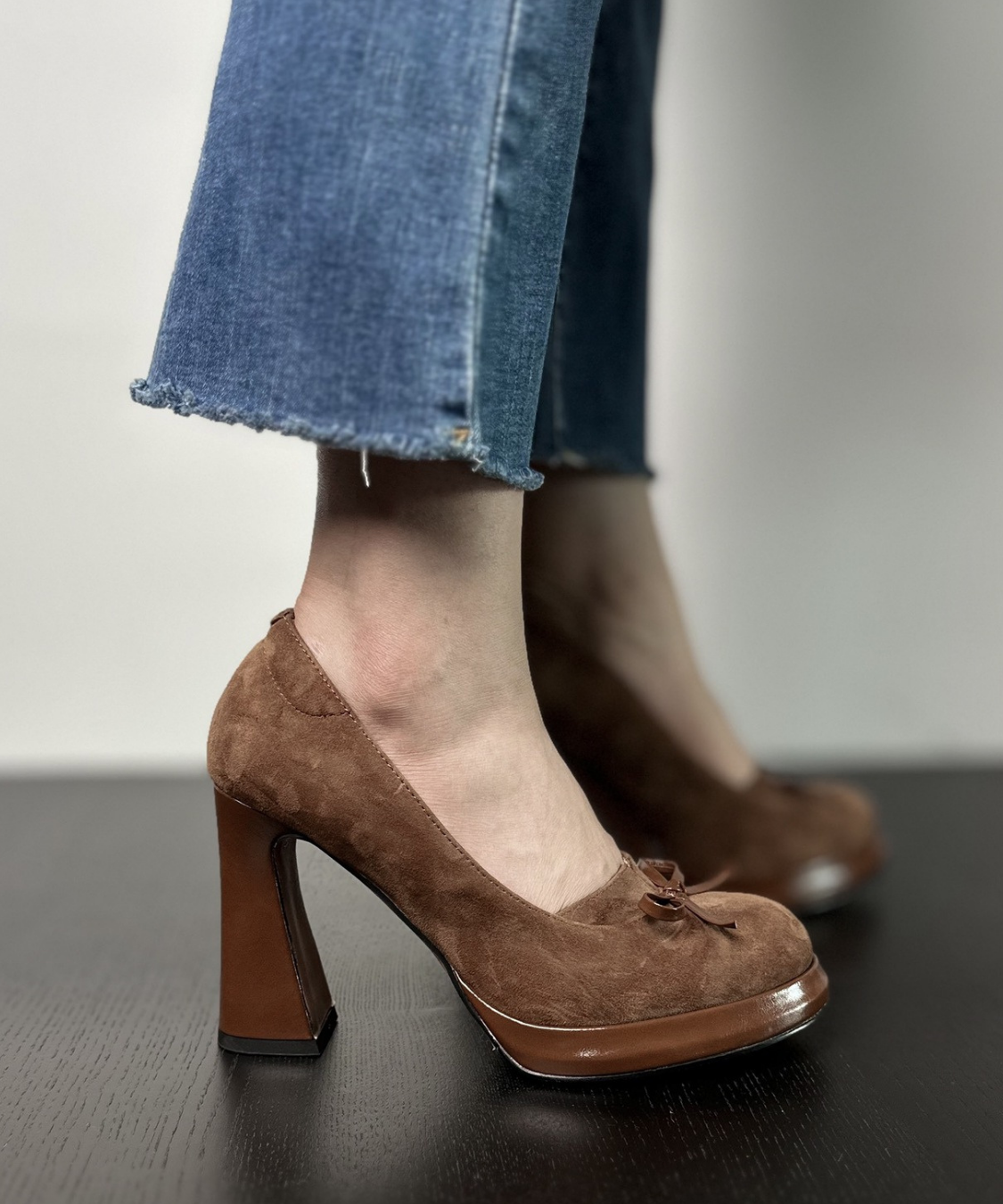 ラウンドトゥリボンパンプス