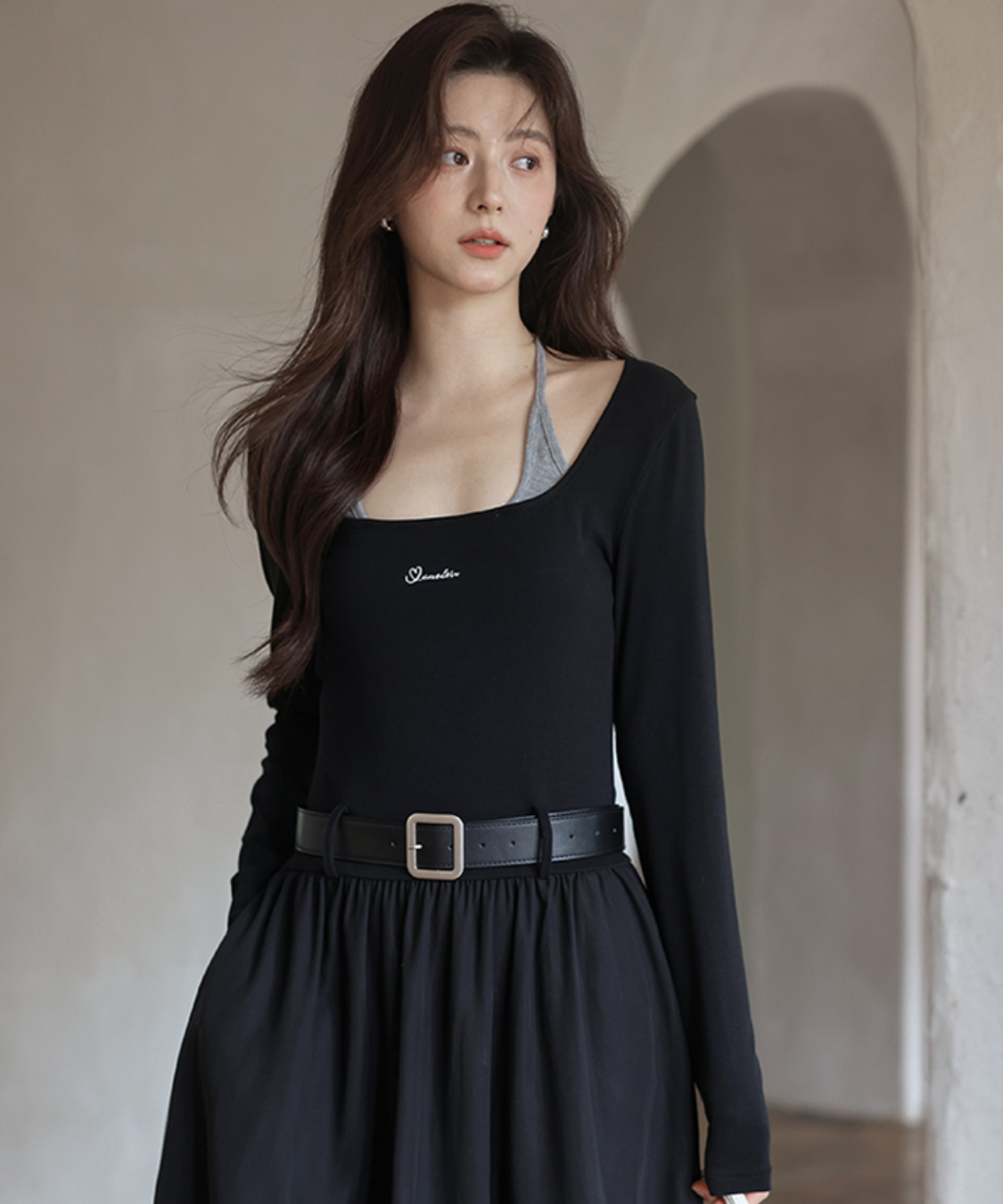 ロゴ刺繍フェイク2ピースウエストベルトワンピース