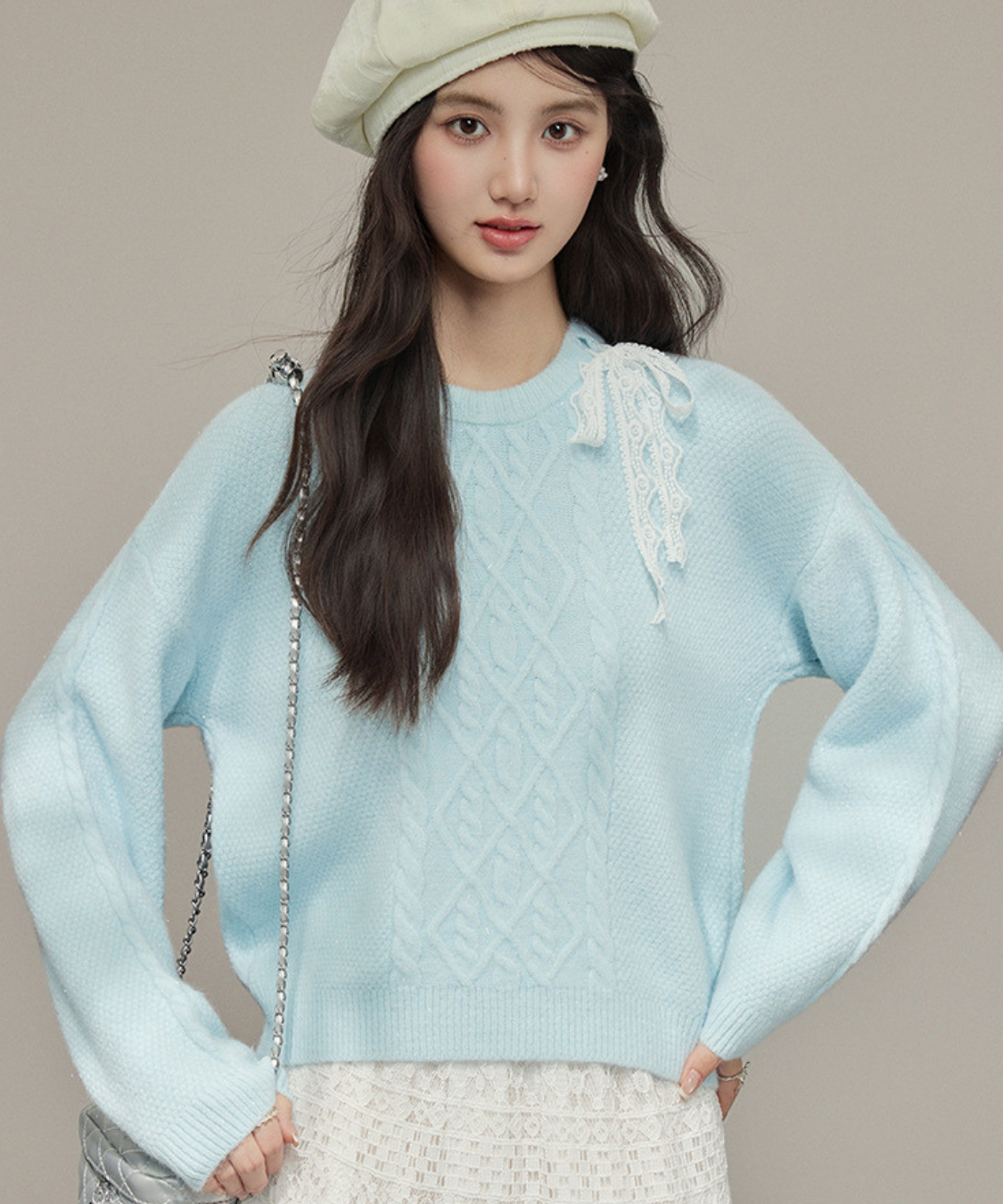 肩レースリボン付きケーブル編みニット