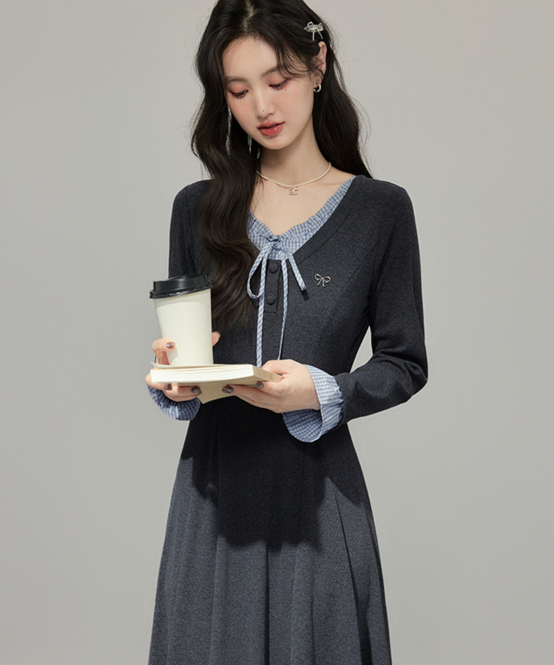 チェックカフスVネックフレアニットワンピース