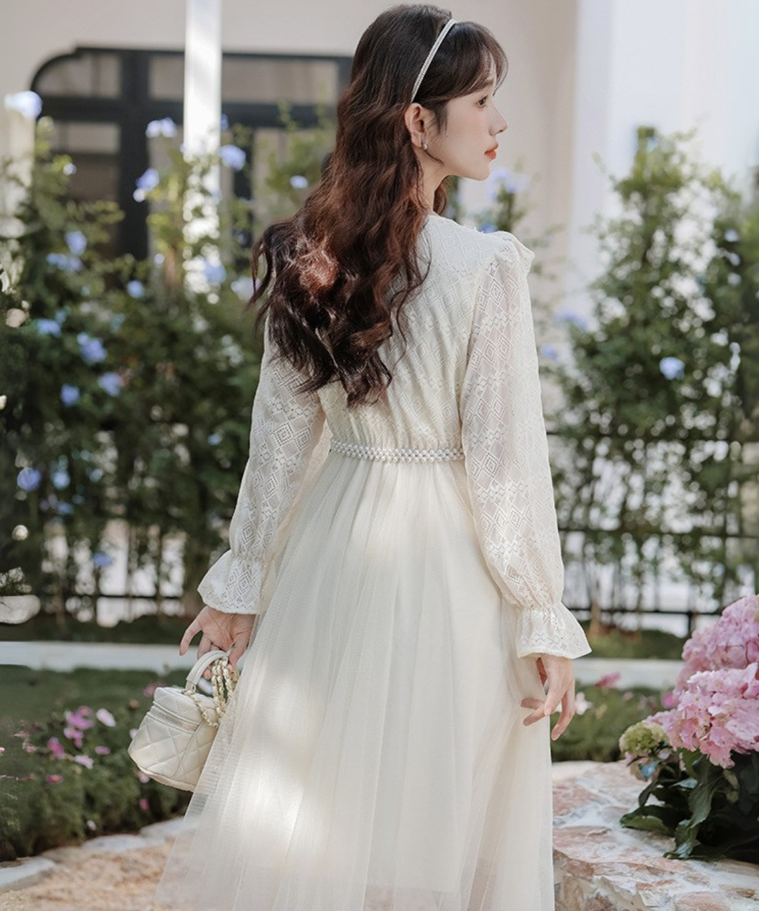 ラッフルカラーレース長袖パールベルトワンピース – jemiremi