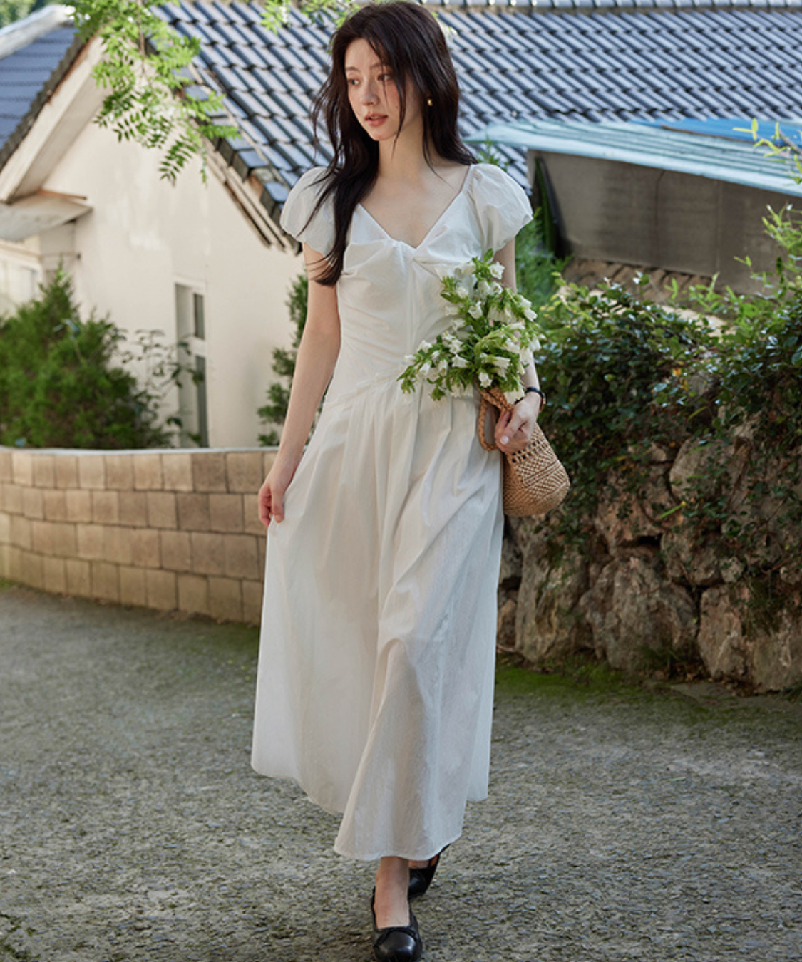 パフスリーブVネックギャザーワンピース