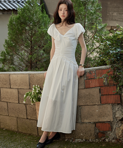 パフスリーブVネックギャザーワンピース