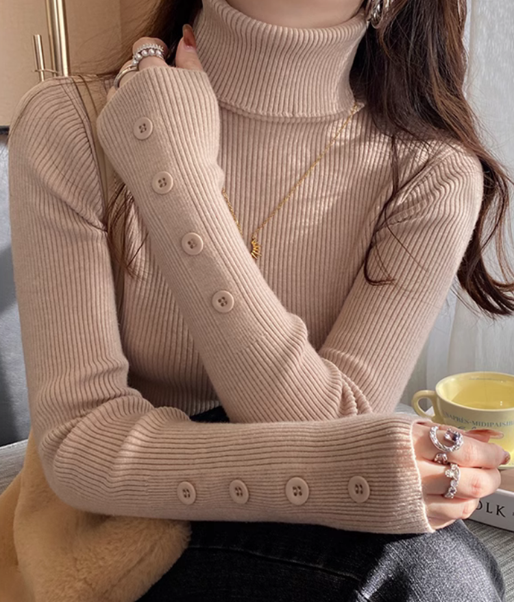 Beige knitwear is a big hit in autumn