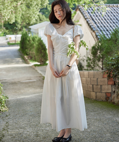 パフスリーブVネックギャザーワンピース