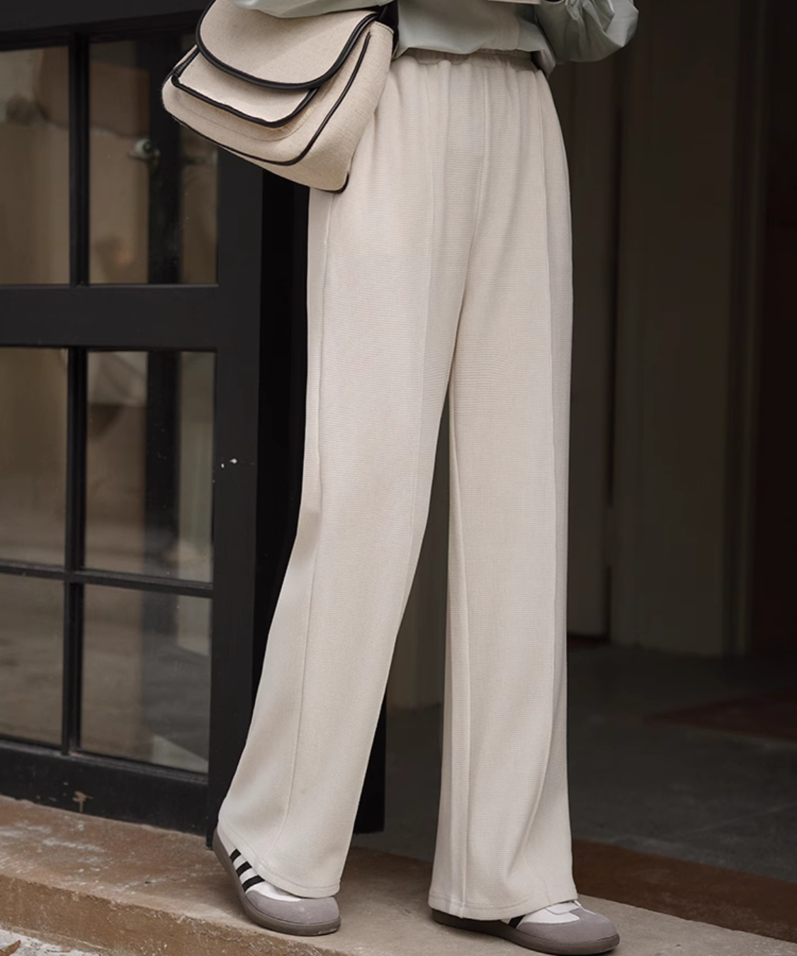 フロントタックストレートニットパンツ