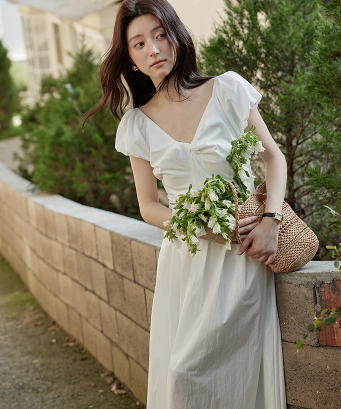 パフスリーブVネックギャザーワンピース