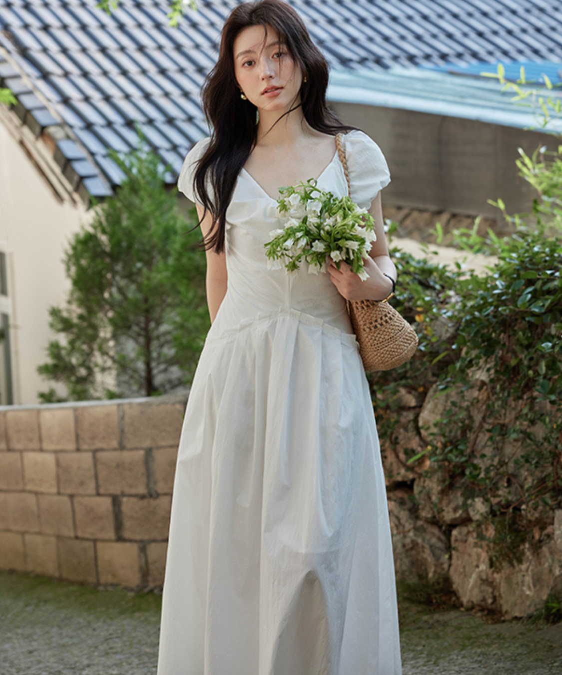 パフスリーブVネックギャザーワンピース