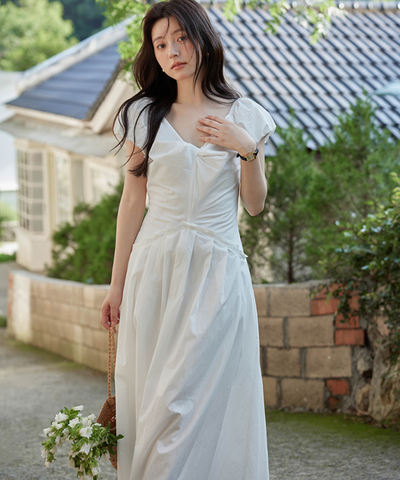 パフスリーブVネックギャザーワンピース