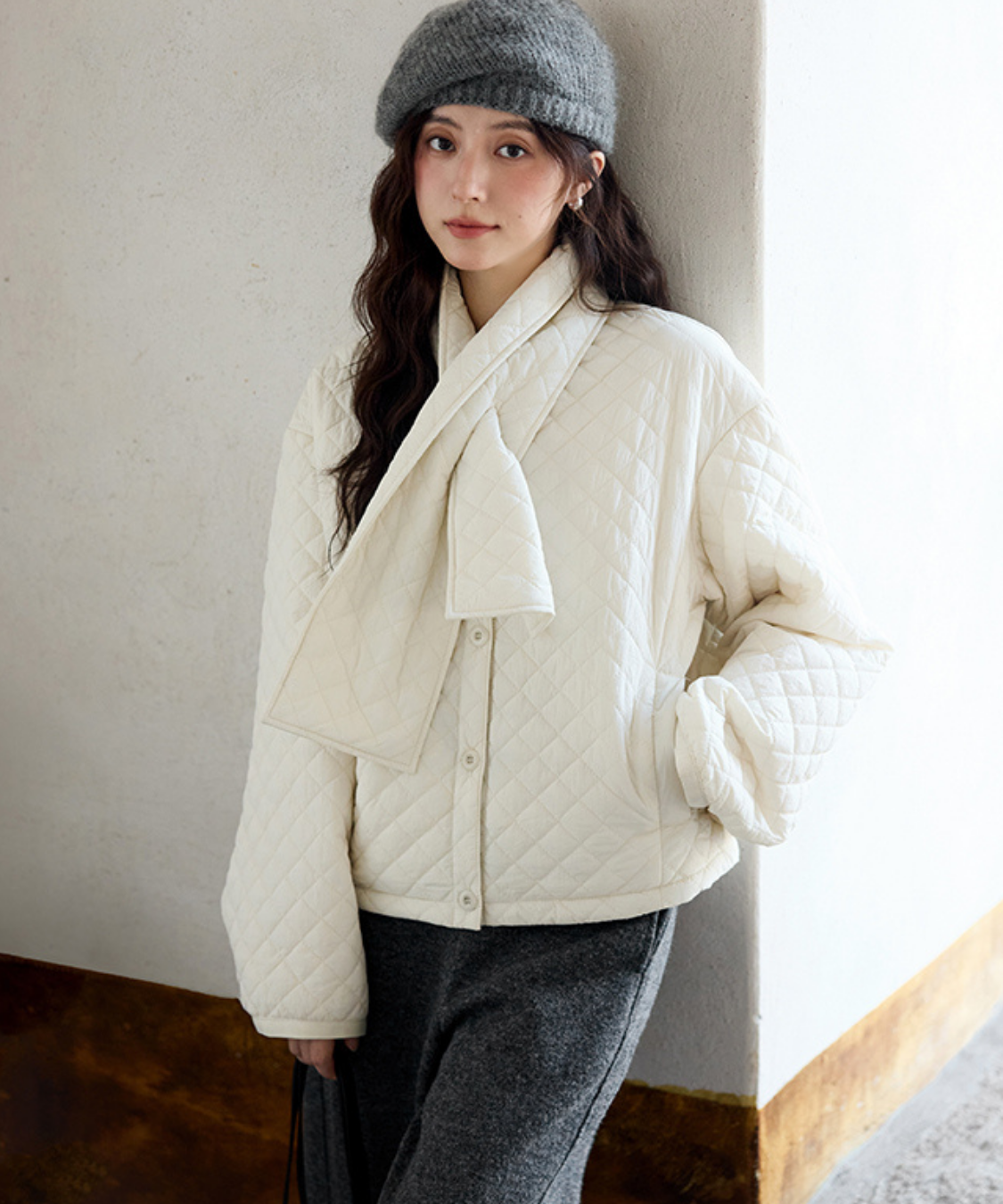 マフラー付きダイヤキルティングジャケット