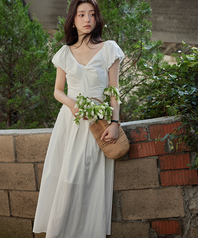 パフスリーブVネックギャザーワンピース