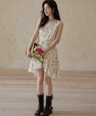 フリルネックフラワー刺繍アシンメトリーヘムワンピース