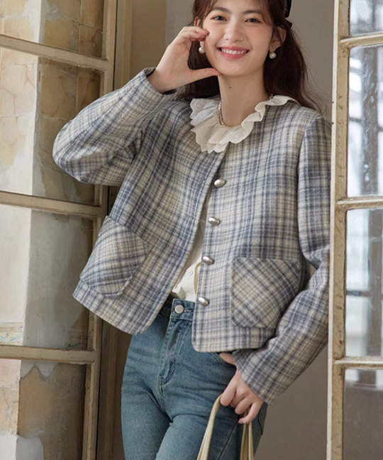 【冬編】「フリルブラウス×ノーカラージャケット」でマニッシュに【30代】