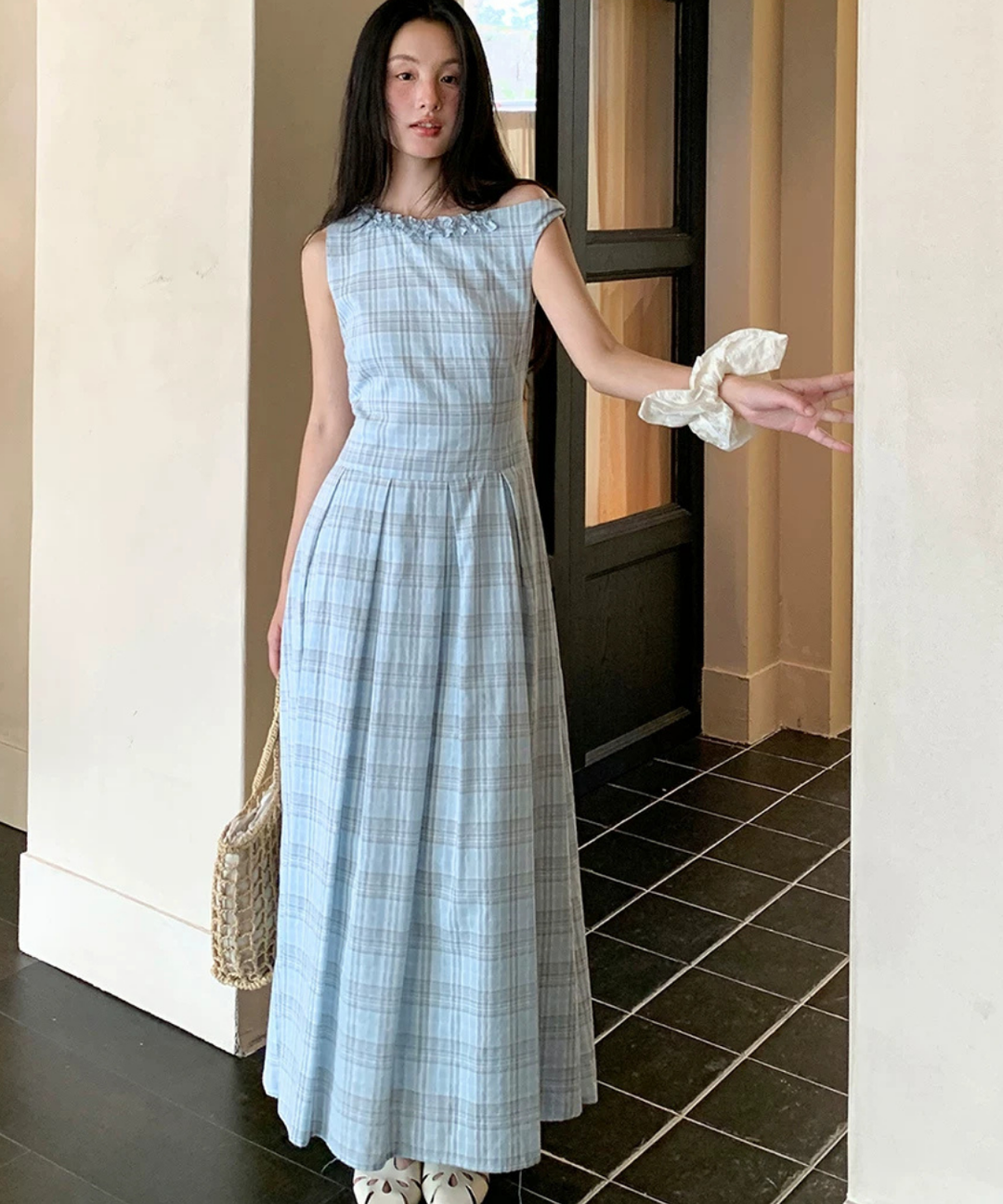チェック柄フリルネックロングドレス フリルネックワンショルダーチェック柄ロングワンピース – jemiremi