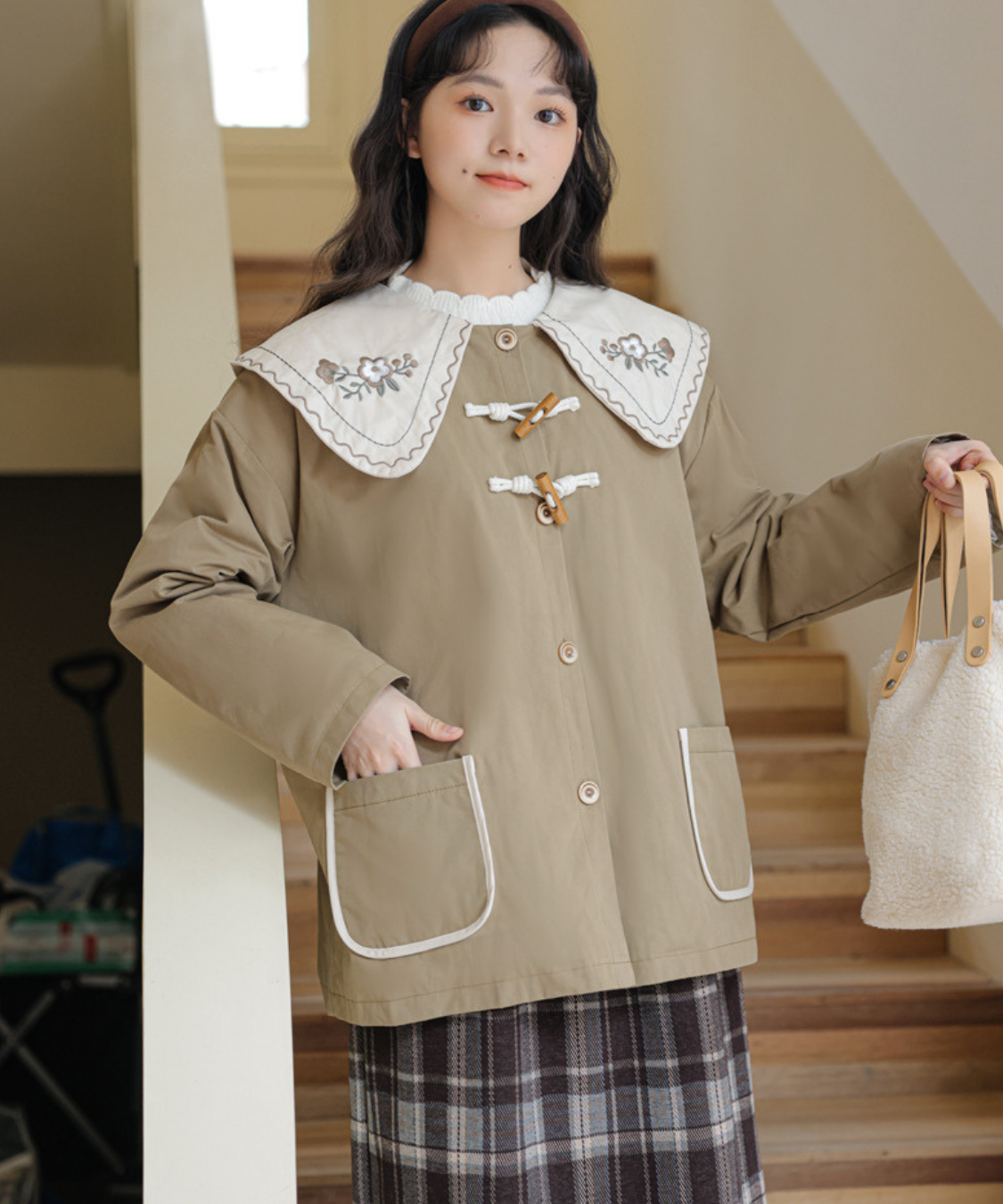 配色パイピングポケット付き刺繍ビッグカラージャケット