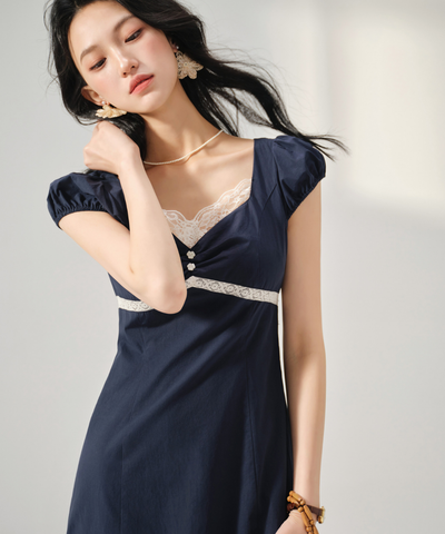 インナーレース風ハートネックフラワーボタンワンピース