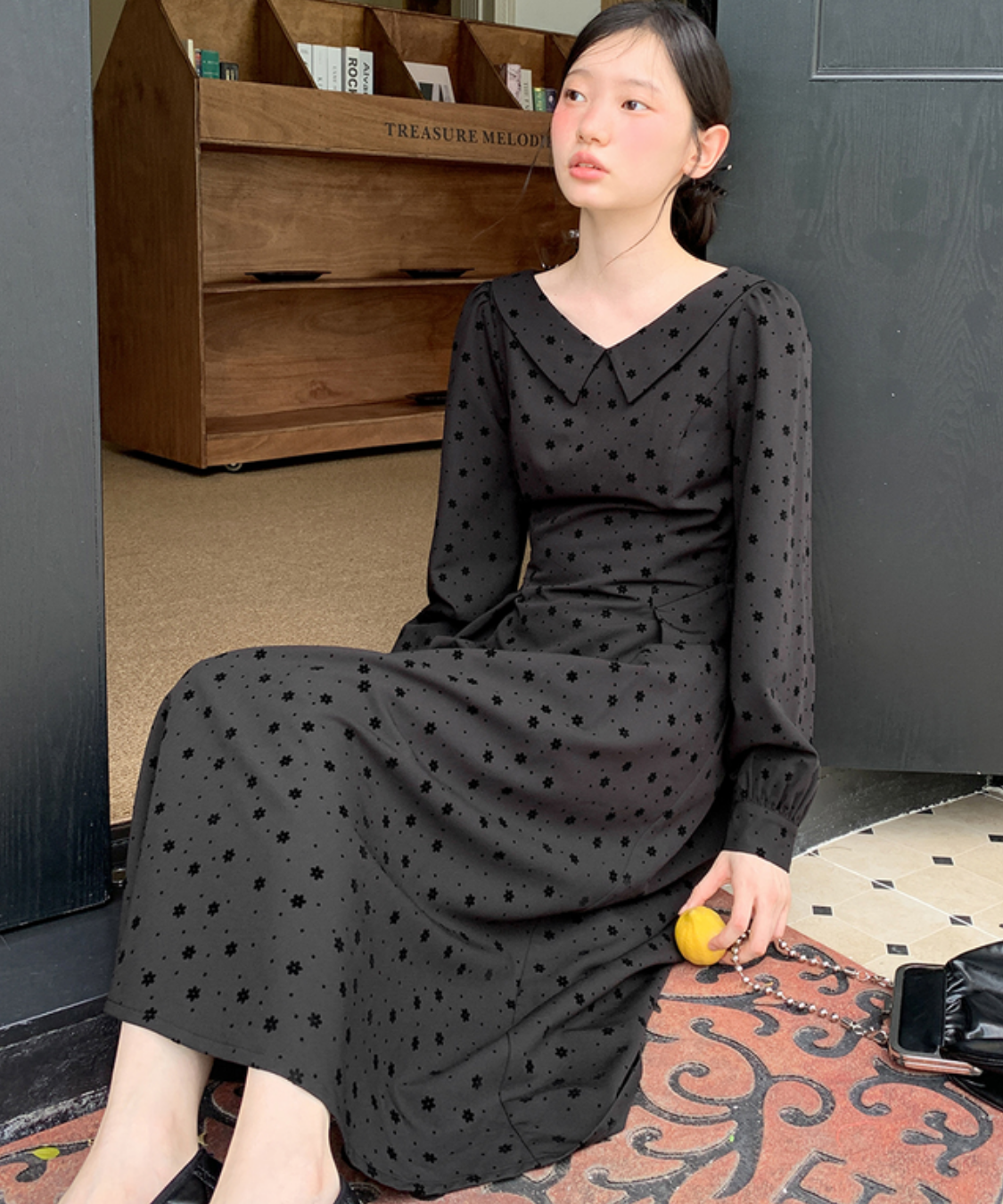 花柄フロッキードットフラットカラーワンピース