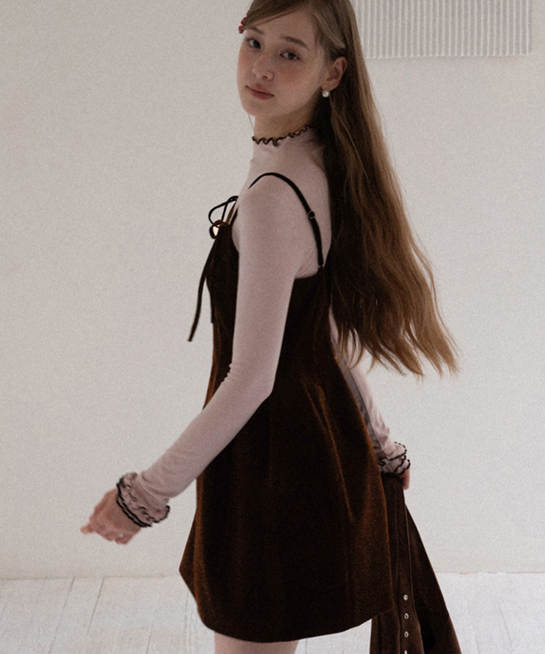 リボンストラップベロアキャミワンピース