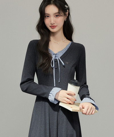 チェックカフスVネックフレアニットワンピース