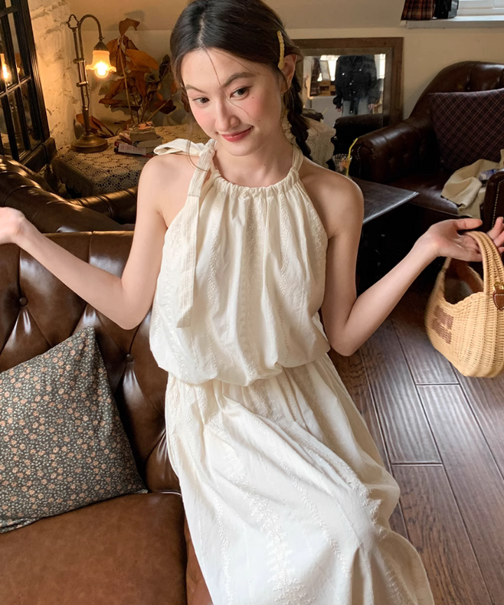 ホルターネック刺繍ロングワンピース – jemiremi(ジェミレミ) ホルターネック刺繍ロングワンピース – jemiremi(ジェミレミ)