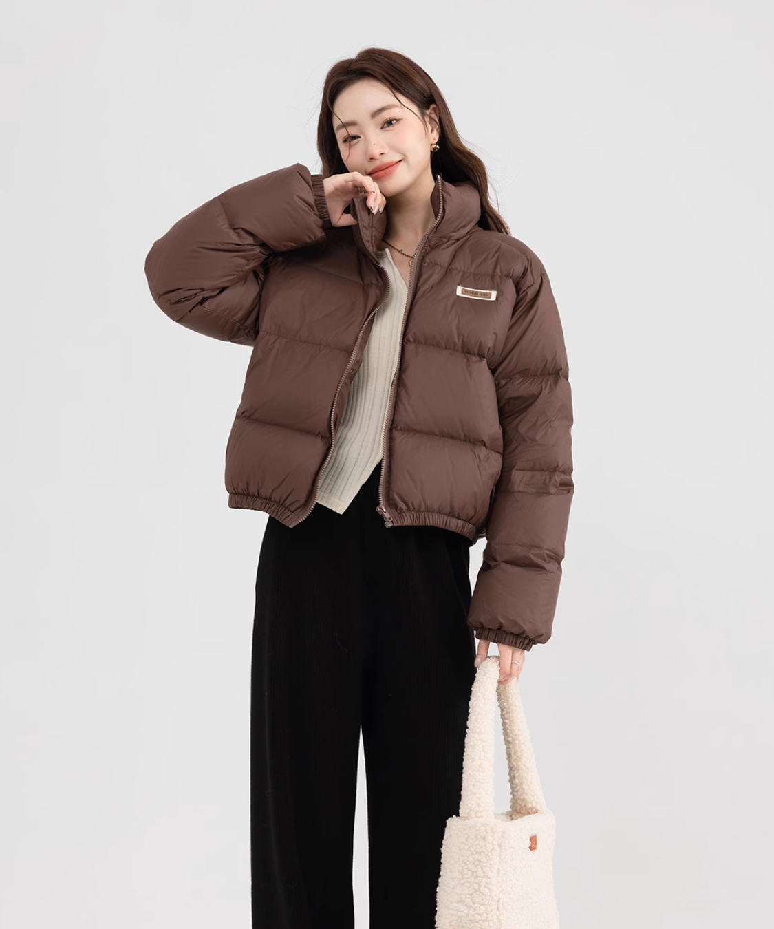 20代は大人っぽさを加えて!こなれたカジュアルコーデ