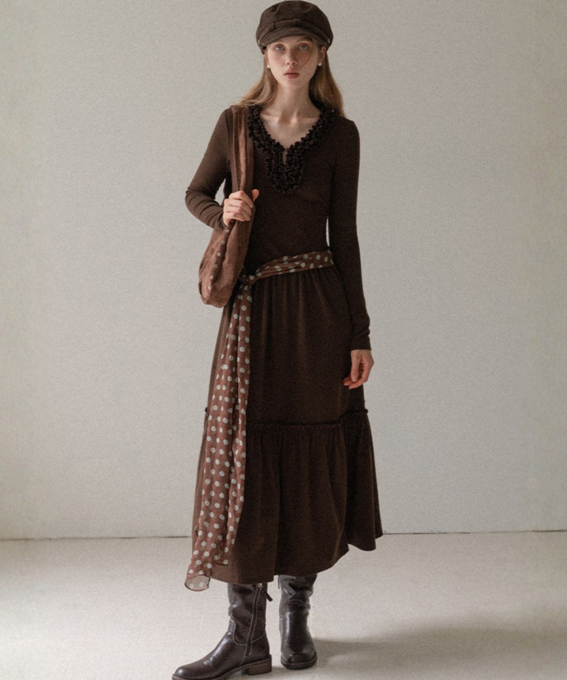 フリル付きラウンドネックティアードワンピース