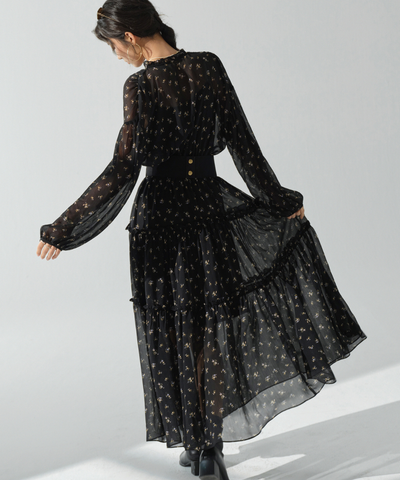 小花柄シアーVネックフリルティアードワンピース