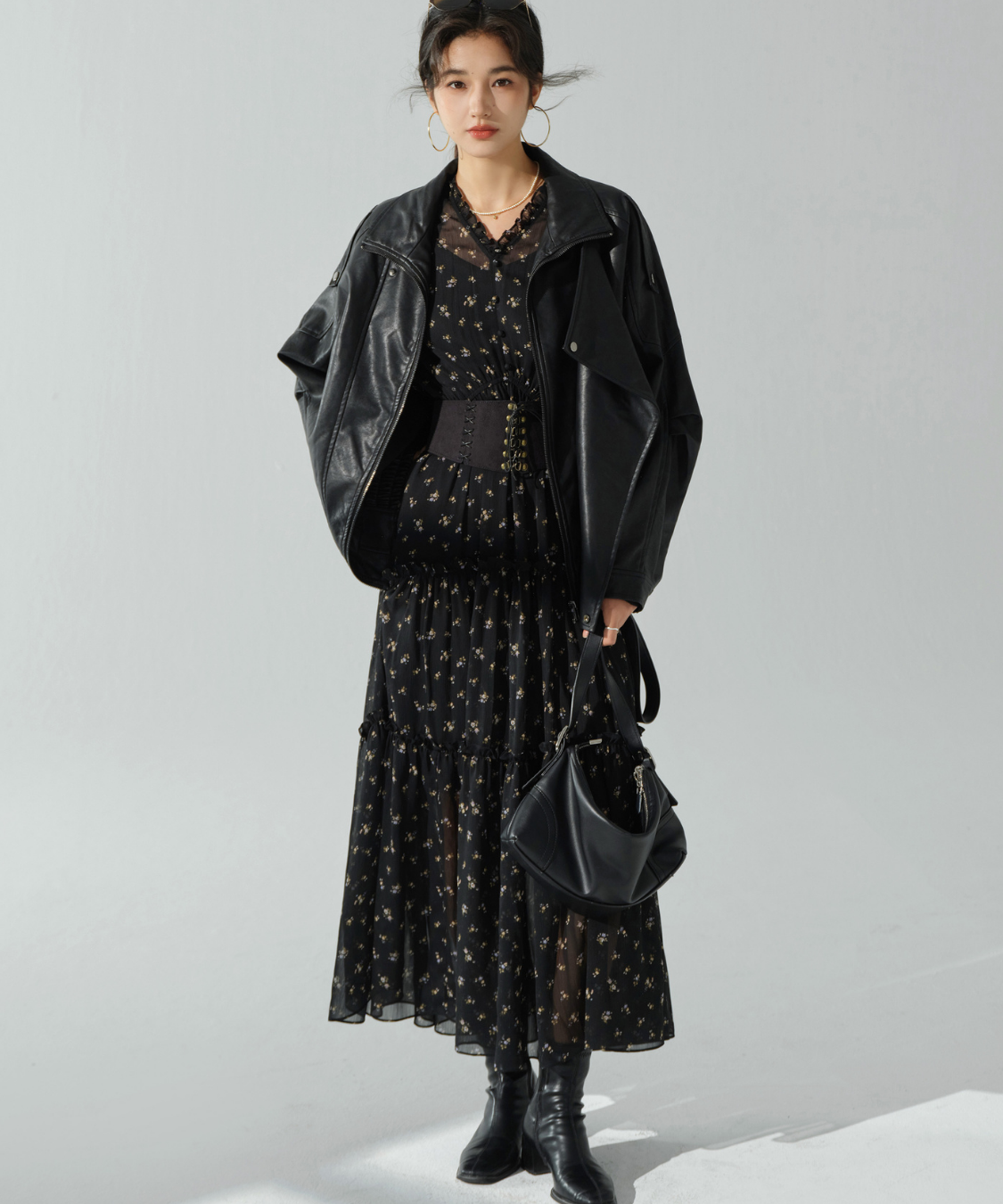 小花柄シアーVネックフリルティアードワンピース