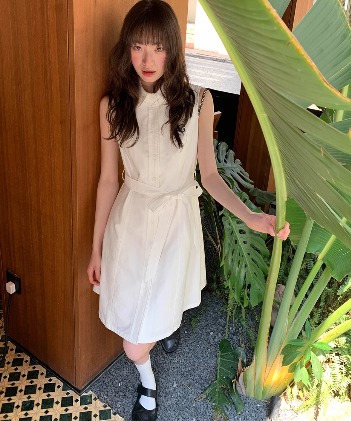ノースリーブウエストリボン付きシャツカラーワンピース