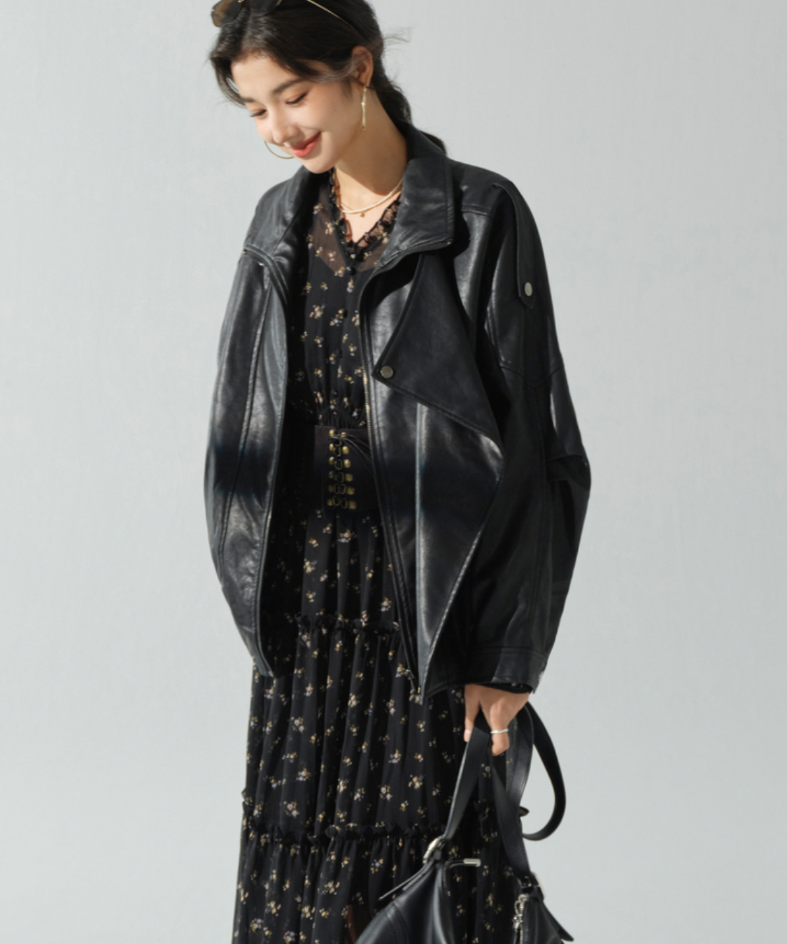 小花柄シアーVネックフリルティアードワンピース