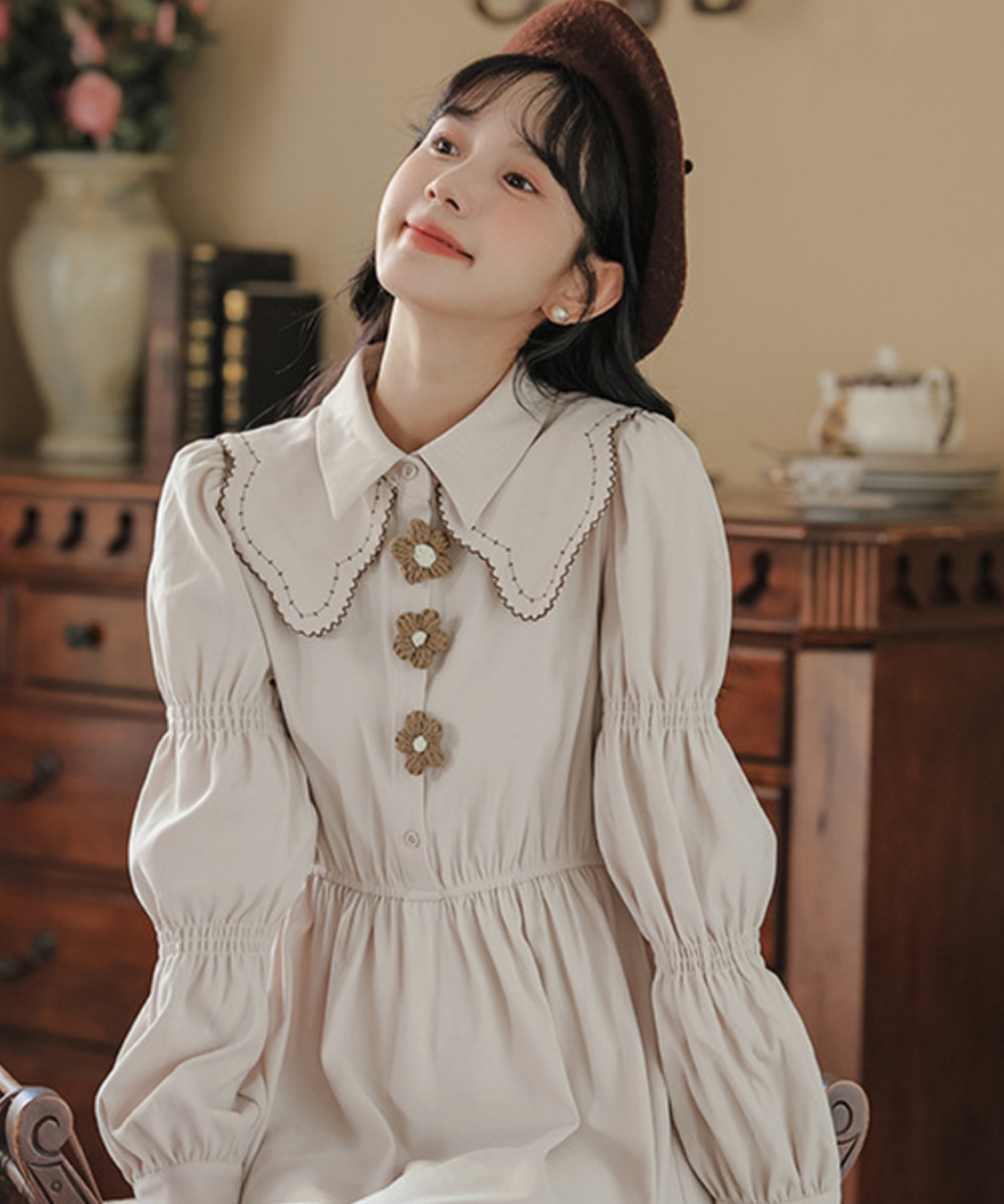 ダブルカラーフラワーモチーフギャザーワンピース