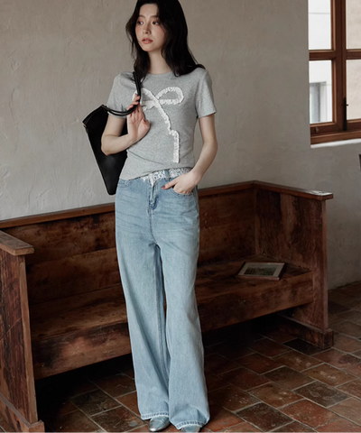 半袖クルーネックフリルリボン付きTシャツ
