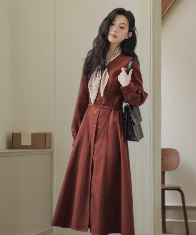 美品】ヴァレンティノ ワンピース ドレス Vロゴ スカーフ 近年 美品】ヴァレンティノ ワンピース ドレス Vロゴ スカーフ 近年