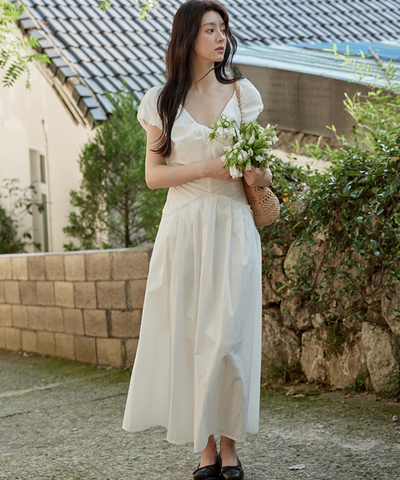 パフスリーブVネックギャザーワンピース