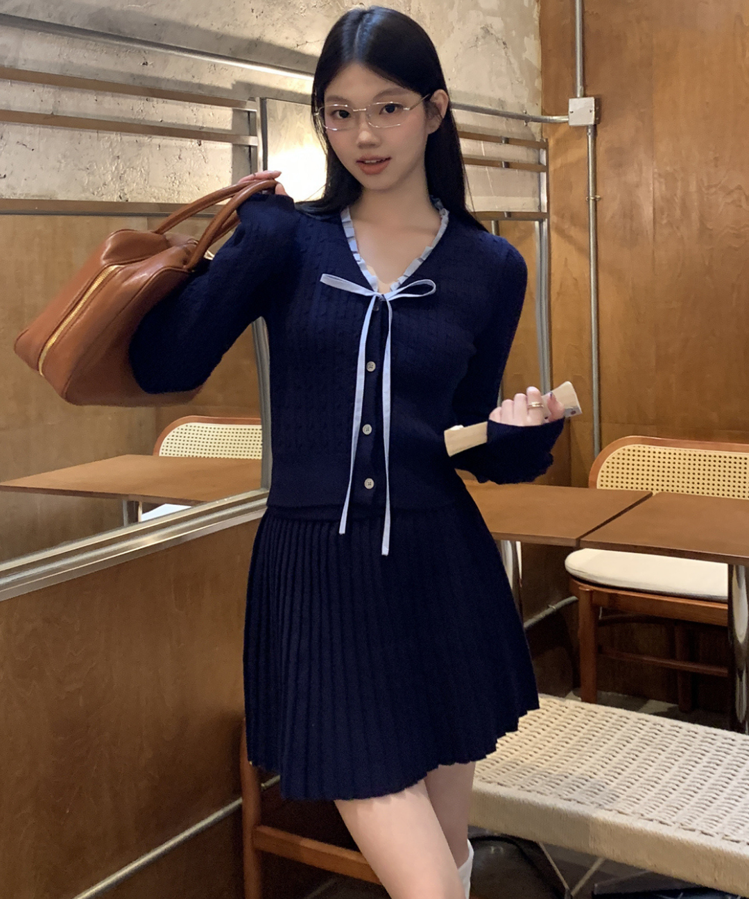 V_2_6d8a90af-0d3c-4213-81f9-