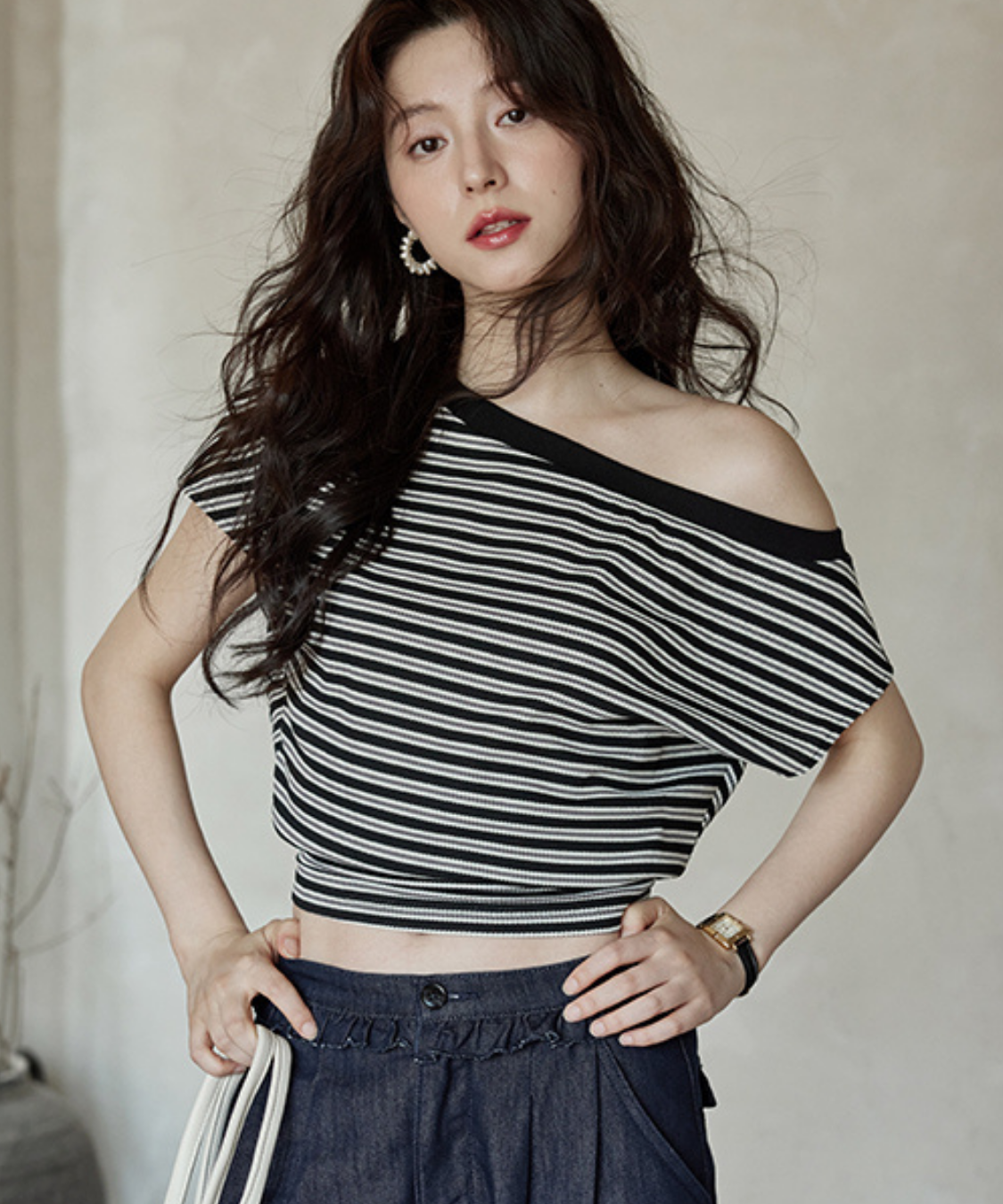 オフショルダーボーダー柄バックオープンカットソー